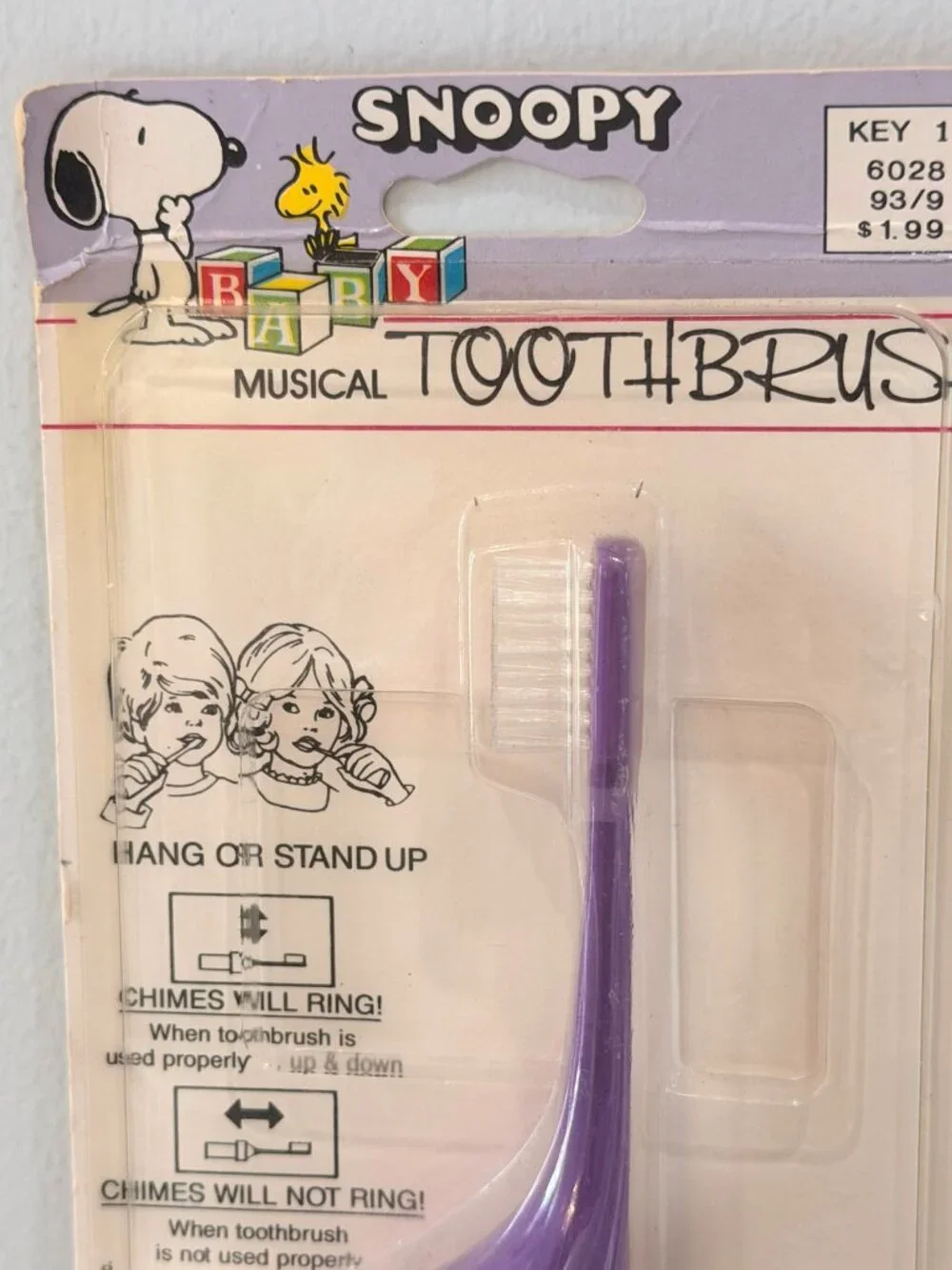 Vintage SNOOPY Baby Musical Toothbrush Danara Chimes Purple Peanuts Gang 99921K